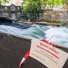 Attraktion bleibt gesperrt: Nach Unfall auf Eisbachwelle: Surferin stirbt im Krankenhaus