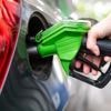 Mobilität: Spritpreise fallen auf Jahrestief