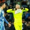 PSV passeert Ajax op de ranglijst door doelpunt van Groningen in slotseconde (2-2)