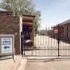Politie treft 334 verwaarloosde dieren aan in woning in Bocholt: “Velen waren ziek, gewond of overleden”