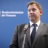 Investitionsbooster, E-Autos, Körperschaftssteuer: Klingbeil plant offenbar Entlastungen von 17 Milliarden Euro für Unternehmen