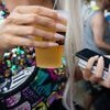 La justice française fait retirer plusieurs publications d'influenceurs qui font la promotion de l'alcool