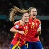 Titelfavoriet Spanje ondanks twee gemiste penalty's naar halve finales EK