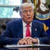 Trump optimistisch aan vooravond topoverleg over Oekraïne in Alaska: “Ik laat Poetin niet met mij sollen”