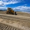 Vrouw wordt doodgereden door bulldozer terwijl ze aan het zonnen is op Italiaans strand