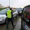 Transport sanitaire : les taxis appellent à une grève nationale lundi, une opération escargot prévue à Paris