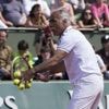 VIDEO. Roland-Garros 2025 : Mansour Bahrami, ancien finaliste en double à Paris, fait le show lors du tournoi des Légendes