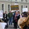 Finanzdebatte: Musikschulen protestieren mit Orchester vor Landtag