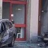 Bestuurder (22) onder invloed van drugs knalt tegen drie geparkeerde wagens in Gent: vier gewonden