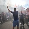 Niet alleen in München, ook in Parijs en Milaan zijn fans al massaal op post voor de match van het jaar