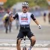 Vastberaden Juan Ayuso zet de Giro op z’n kop: ‘Volle bak gegaan, ik wil winnen’