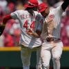 Will Benson homers as Reds even series against Braves with a 3-2 win