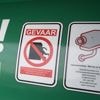 Wéér kruipt man in kledingcontainer, maar brandweer hoeft deze keer niet tussen te komen