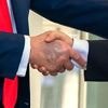 Deutlicher blauer Fleck zu sehen: Foto weckt neue Spekulationen um Trumps Gesundheitszustand