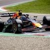 Max Verstappen zet stapje vooruit en lijkt met derde tijd in laatste training klaar voor kwalificatie in Imola