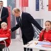 Ukraine-Invasion, Tag 1171: Wie russische Eltern und Lehrer versuchen, der Propaganda an Schulen zu entgehen