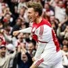Uitblinker Mika Godts helpt Ajax met twee goals en een assist aan de zege tegen PEC Zwolle