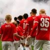 Live play-offs | Finale AZ-Twente door rook later begonnen, tulband voor Hilgers