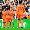 Jong Oranje wint uitzwaaiduel voor EK van Ivoorkust, Valente laat Groningen juichen