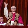 Paus begroet Giro-peloton in Vaticaanstad tijdens slotetappe