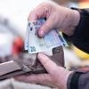 Brutto oder netto?: Jobcenter verrechnet sich - Familie darf Geld behalten