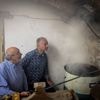 In ‘Klein Rome’ wil Jan Bedaf (80) ook witte rook maken zodra er een nieuwe paus is, maar dat is niet zo simpel