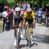 Giro op z'n kop in gravelrit: Van Aert boekt bevrijdende zege, Del Toro pakt roze