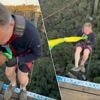 KIJK. Bart De Wever roept om zijn moeder tijdens bungeejump op vakantie in Zuid-Afrika
