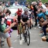 Op de monsterlijke Angliru wacht Almeida op de aanval van Vingegaard, maar die komt niet