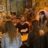 REPORTAGE. "C'est bénéfique de se déconnecter" : au "Offline club" d'Amsterdam, on paye pour se passer de son téléphone quelques heures