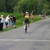 Cyclisme. Échappé, Mathieu Lambert lève les bras à Saint-Michel-de-Chavaignes