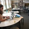Basisschoolleraar is acht uur per week kwijt aan administratie, belang­rijke reden om te stoppen