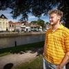 Na bijna-doodervaring deelt Djenell (22) zijn verhaal: ‘De arts zei dat dit zijn fout was’