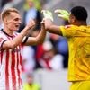 Fußball: Freiburgs Torwart Atubolu: WM-Teilnahme 2026 als Ziel
