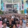 Probe after 'hundreds' sneak into Oasis concert