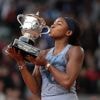 Coco Gauff klopt Aryna Sabalenka en schrijft Roland Garros op haar naam, Justine Henin reikt trofee uit