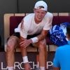 Jesper de Jong haalt opgelucht adem na lelijke val in Rome: 'Pols moet in brace'