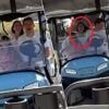 KIJK. Max Verstappen gebruikt golfbaan als circuit en haalt golfkar in, al vindt zijn partner dat pak minder leuk