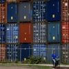 Rotterdam zit nu al een jaar met illegaal binnengekomen giftige accu’s in zijn maag
