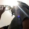 Boisson énergisante, café, eau gazeuse… Que faut-il boire pendant et après vos séances de sport ?