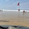 "On passe de l'eau aux chevilles à l'eau aux cuisses" : sur les plages de Lacanau, en Gironde, des maîtres-nageurs aux aguets face à la houle cyclonique