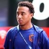 AZ laat Van Brederode na sluiten transfermarkt naar KV Mechelen vertrekken