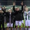 Groningen geniet van 'magisch' einde tegen Ajax: 'Hier moet je bij zijn geweest'