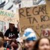 REPORTAGE. "Au moins, on a essayé" : des ronds-points du Pas-de-Calais aux cortèges bretons, plongée au cœur des manifestations du 10 septembre