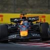 Max Verstappen staat weer op een seconde achterstand, McLaren klasse apart