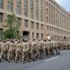 "Il n'est pas le commandant en chef" : aux États-Unis, le défilé militaire voulu par Donald Trump est loin de faire l'unanimité
