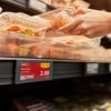 Rood, wit, zwart en geel: ook ALDI digitaliseert als laatste prijsetiketten met vier kleurcodes