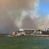 Un incendie couvre Marseille d'une épaisse fumée noire