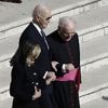 In zweiter Amtszeit: Bericht: Berater befürchteten, Joe Biden braucht einen Rollstuhl