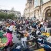 En pleine nuit, deux individus urinent sur une femme enceinte sans-abri et ses deux enfants à Paris